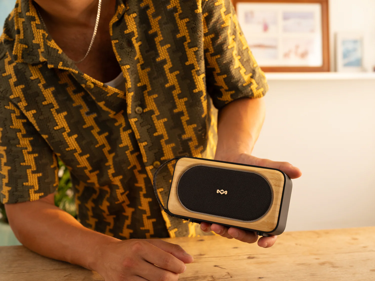 1062-marley-roots-solar-bluetooth-speaker-5.webp Marley Roots Solar Bluetooth Speaker