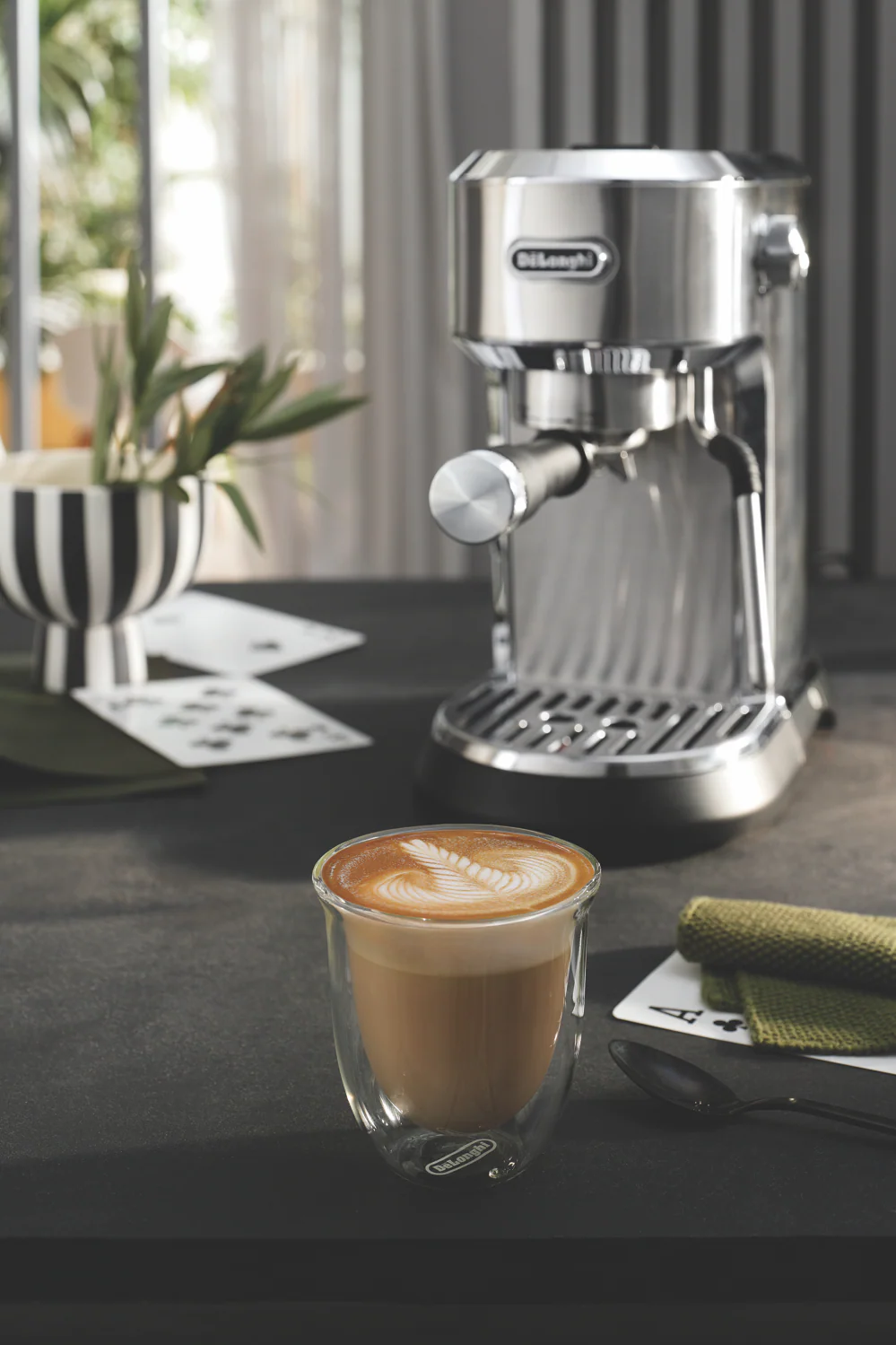 3344-delonghi-dedica-maestro-coffee-machine-15.webp DeLonghi Dedica Maestro Coffee Machine